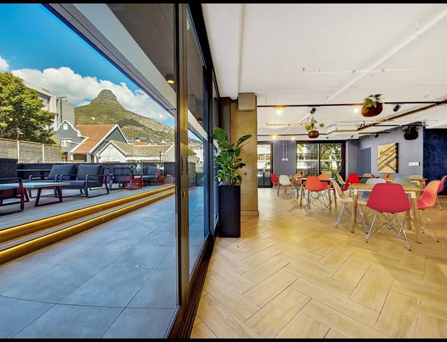 1 BEDROOM APARTMENT TO LET IN SEA POINT